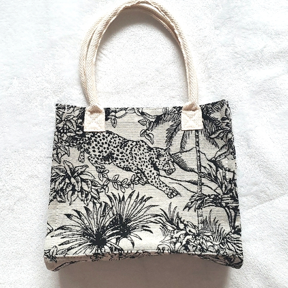 Jungle print shoulder bag